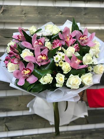 Букет цветов из: Розы и Хризантемы в Антипихе