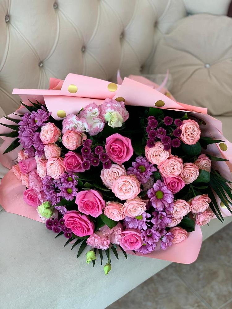 Букет цветов из: Хризантемы, Розы и Лизиантусы в Антипихе