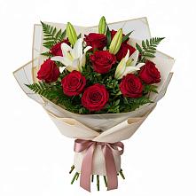 Букет цветов из:  Лилии и Розы в Антипихе