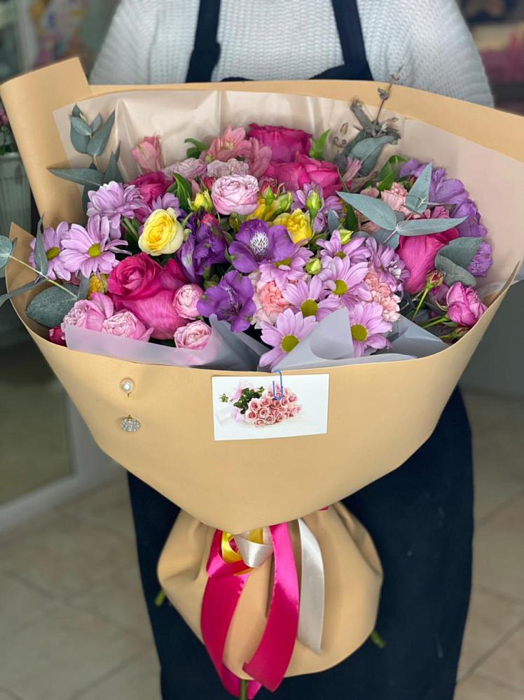 Букет цветов из: Хризантемы, Гвоздики и Альстромерии в Антипихе