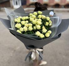 Букет Белые кустовые розы Солинеро в Антипихе