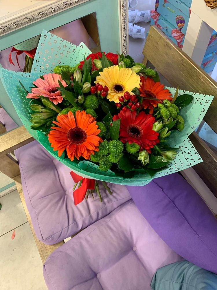 Букет цветов из: Герберы, Хризантемы и Альстромерии в Антипихе