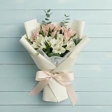 Букет цветов из:  Альстромерии в Антипихе