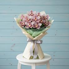 Букет цветов из:  Орхидеи и Розы в Антипихе