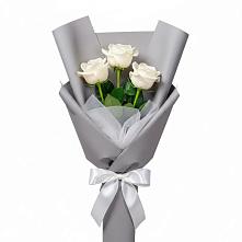 Букет 3 белые розы в Антипихе