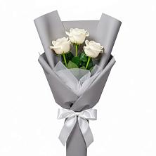 Букет 3 белые розы в Антипихе