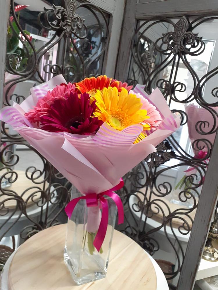 Букет цветов из: Герберы в Антипихе