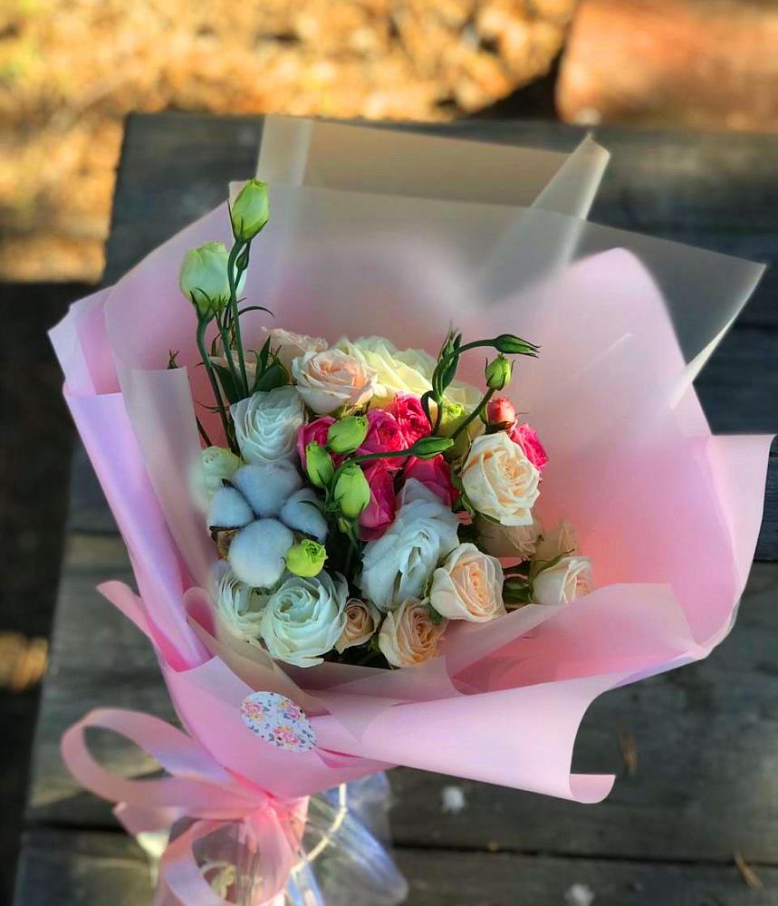 Букет цветов из: Розы и Лизиантусы в Антипихе