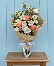 Букет цветов из:  Альстромерии, Лизиантусы, Розы и Хризантемы в Антипихе