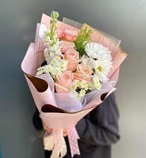 Букет цветов из:  Хризантемы и Розы в Антипихе