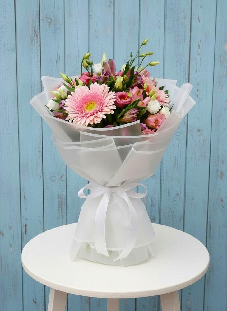 Букет цветов из: Герберы, Альстромерии и Лизиантусы в Антипихе