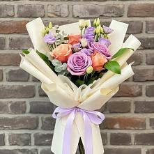 Букет цветов из:  Лизиантусы и Розы в Антипихе