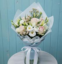 Букет цветов из:  Розы и Лизиантусы в Антипихе