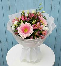 Букет цветов из:  Герберы, Альстромерии и Лизиантусы в Антипихе