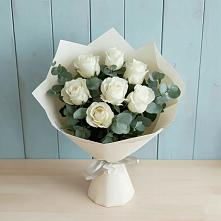 Букет Белые розы в Эвкалипте в Антипихе