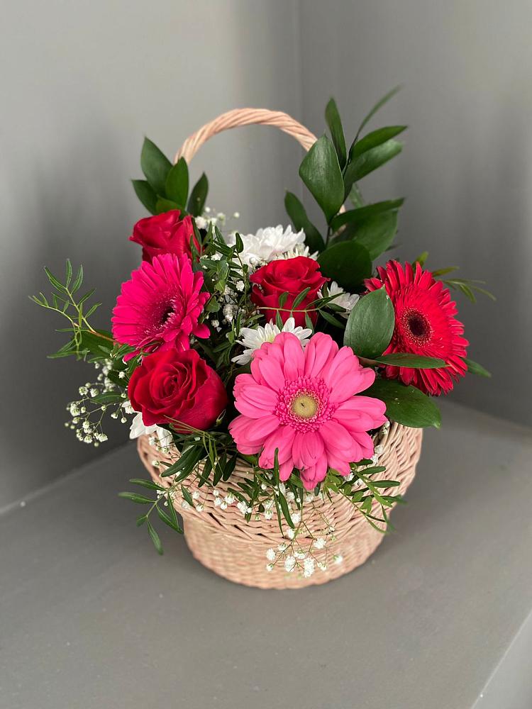 Цветочная композиция из Розы, Хризантемы и Герберы в корзине в Антипихе