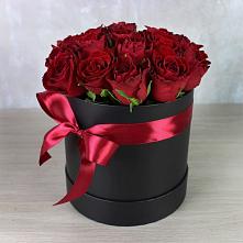 Цветочная композиция из Розы в шляпной коробке в Антипихе