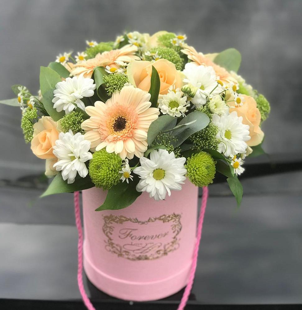 Цветочная композиция из Розы, Герберы и Хризантемы в шляпной коробке в Антипихе