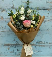 Букет цветов из:  Розы и Лизиантусы в Антипихе